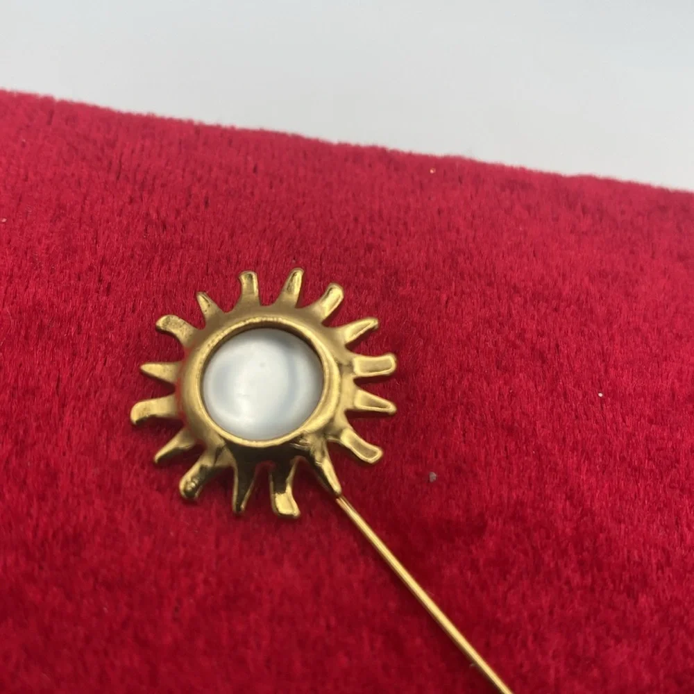 VTG Avon Smithsonian collection goldtone sunburst stick pin